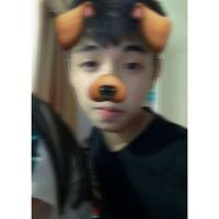 啊爪开飞机头像