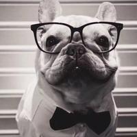 绿的黑脚趾头像