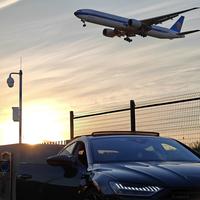 白色T恤黑色短裤头像