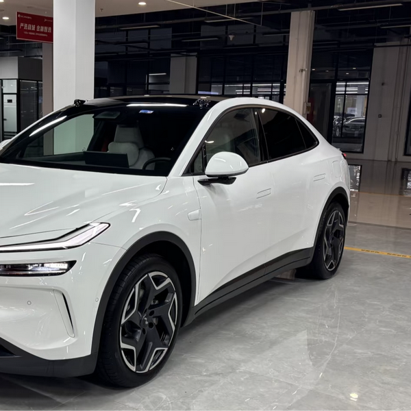 妞哥来说车头像