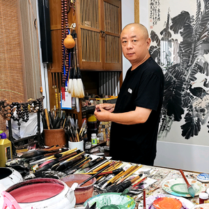 徐焕春写意花鸟画头像