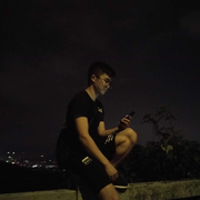 君梦里的个人资料头像