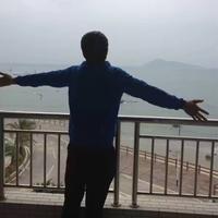 读建筑的厨师做快递头像