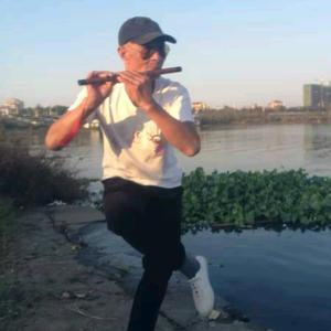 黄氏水上漂头像