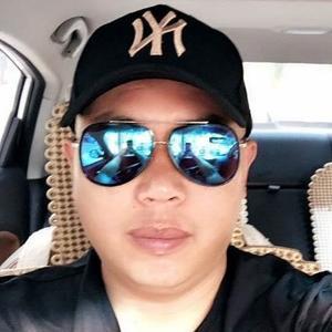李哥砍车头像