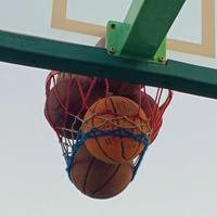 等待着月亮出来头像