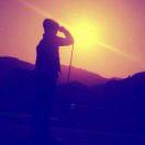 红白黑的个人资料头像