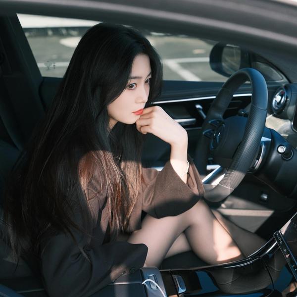 筱爱看车头像