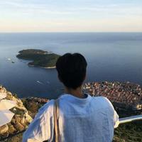 春江逐明月头像