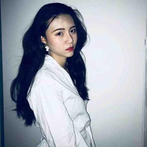 95后大学老师秋秋头像