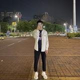 成熟稳重开大众头像