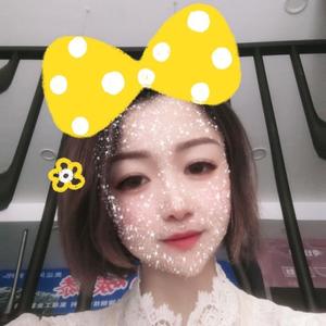 小何探店头像