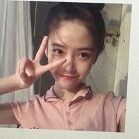 晓月梯缘头像