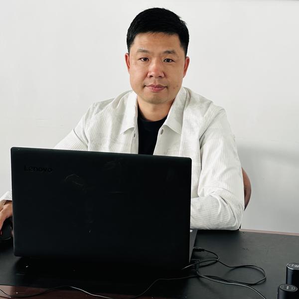 龙兄二手汽车头像