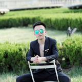 泰安烫发染发小伟头像