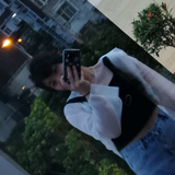 奇奇怪怪没有脑袋欸头像