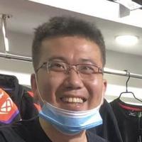 喜欢足球的机车小罗头像