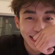 不是谁的江川的个人资料头像