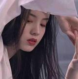 喜欢你的何摆摆啊头像