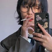 只会helloworld的废物的个人资料头像