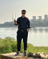 重庆竞盛名车头像