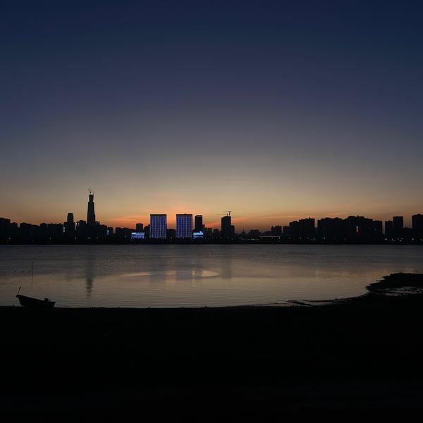 不务正耶的小龙头像