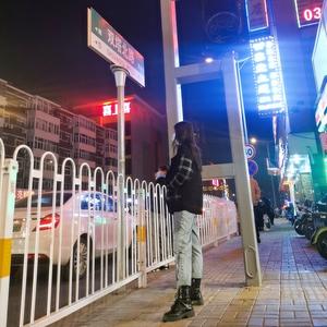 高冷的暖色调头像