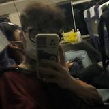 抬头风就迷了眼头像