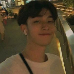 想去月球摘星头像