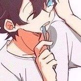 伞上的水猪的个人资料头像