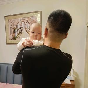 小予晗的爸爸头像