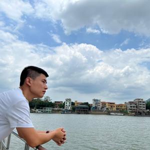 小梁拍三农头像