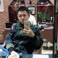 @龙飞成头像