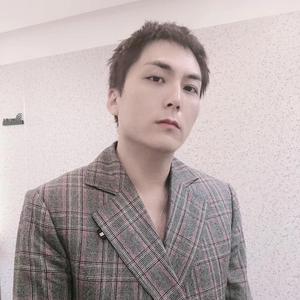 阿龙暴富9999头像