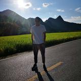 Dew乘风破浪头像