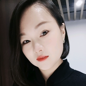 灯具梁小姐头像