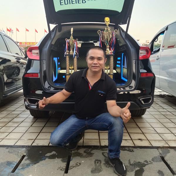 文哥汽车音响贴膜头像