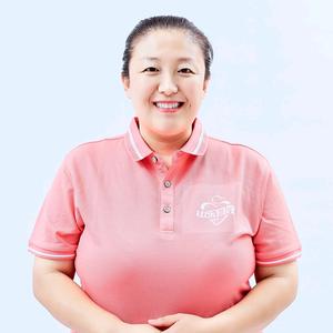 山东月嫂韩少许工作中头像