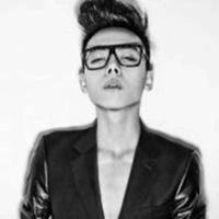 博学希拉里卡卡头像