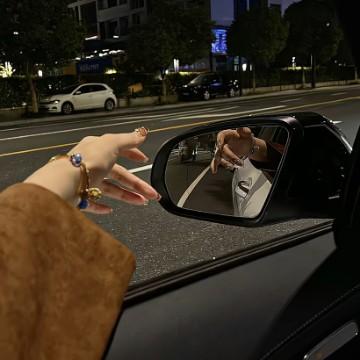 探界甜辣妹头像