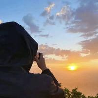 与我星河漫步头像