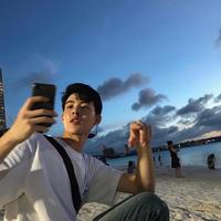 爱抽辣条头像