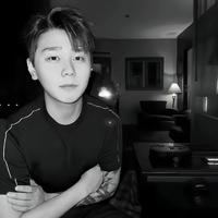 挣够两百万就收手头像