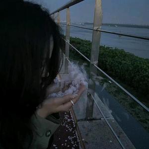正义凛然枫叶uR头像