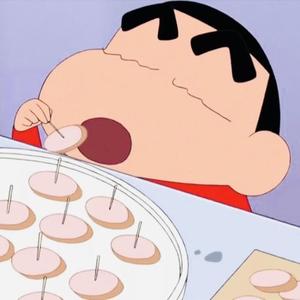 鎏年灬（鸣潮）头像