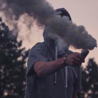 理想钟爱粉头像