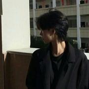 L丶七的个人资料头像