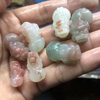 桂林鸡血玉雕刻头像