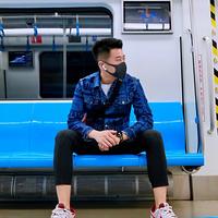 一个没有自由的斜杠人头像