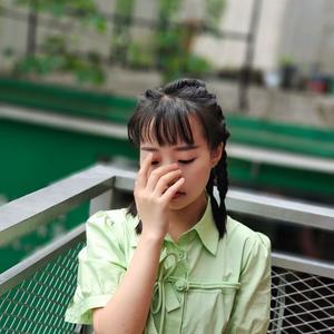 君君在努力头像